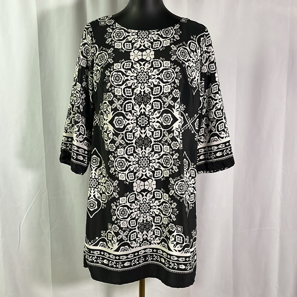 Old Navy Black & Ivory Printed 3/4 Sleeve Shirred Back Mini Dress